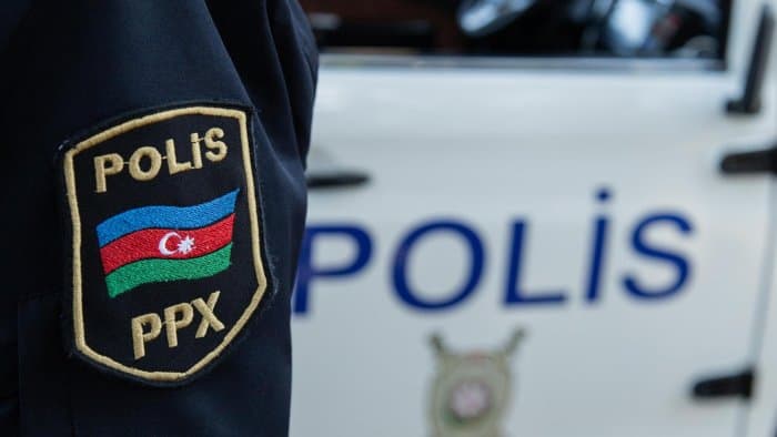 Azərbaycanda iki kişi qadın alverinə görə axtarışa verildi - FOTO