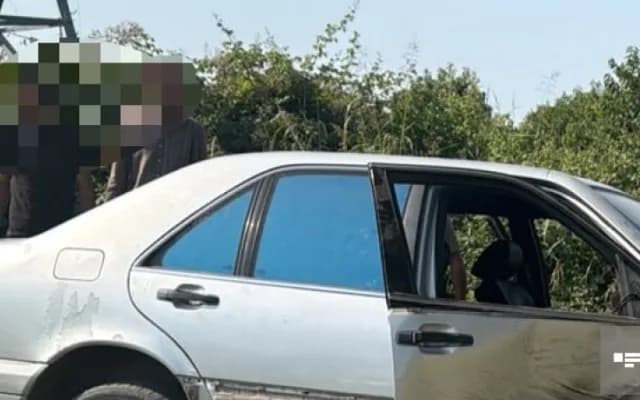 Qubada "Mersedes" "KamAZ"la toqquşub, xəsarət alan var