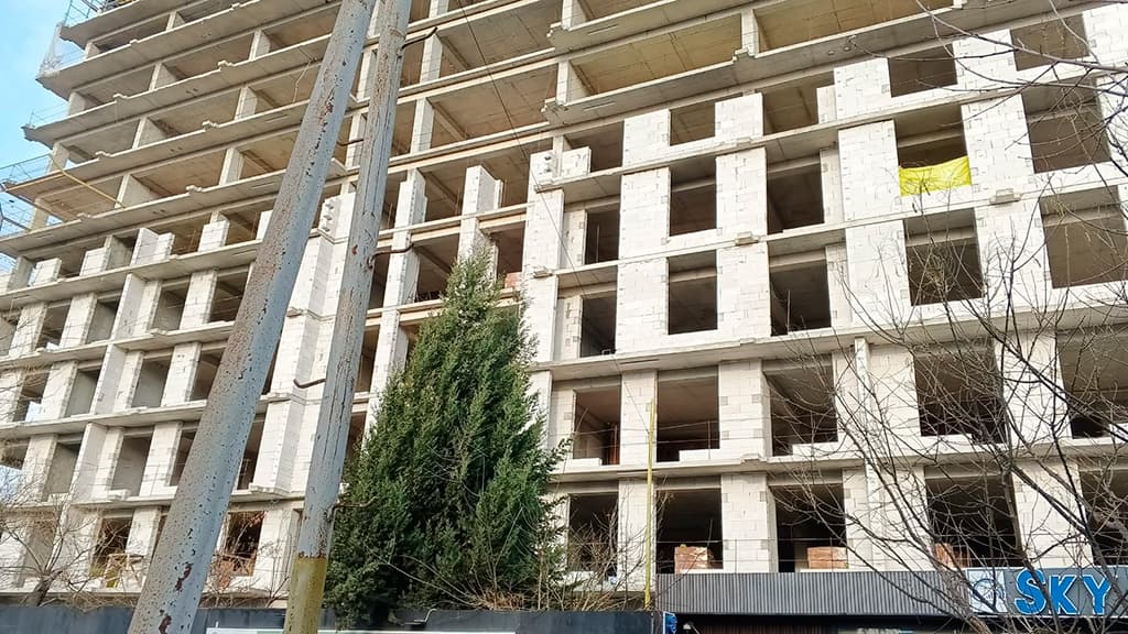 "Sky Park" MMC-nin tikdiyi binanın mərtəbələri uçdu - Sakinlər TƏŞVİŞDƏ - VİDEO