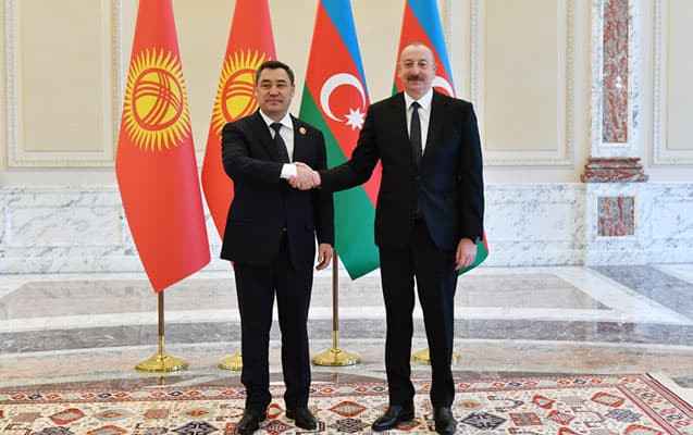 İlham Əliyevin qırğızıstanlı həmkarı ilə təkbətək görüşü keçirildi 