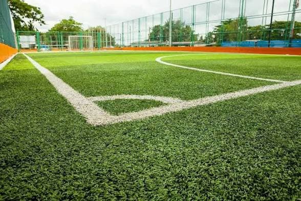 Bakıda futbol meydançasında meyit tapıldı 