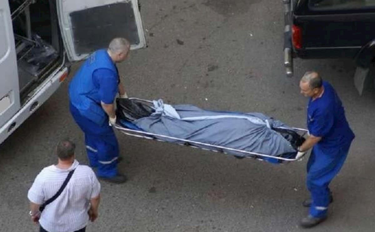 Öncə arvadını, sonra özünü bıçaqladı — Kişi öldü, qadın... 