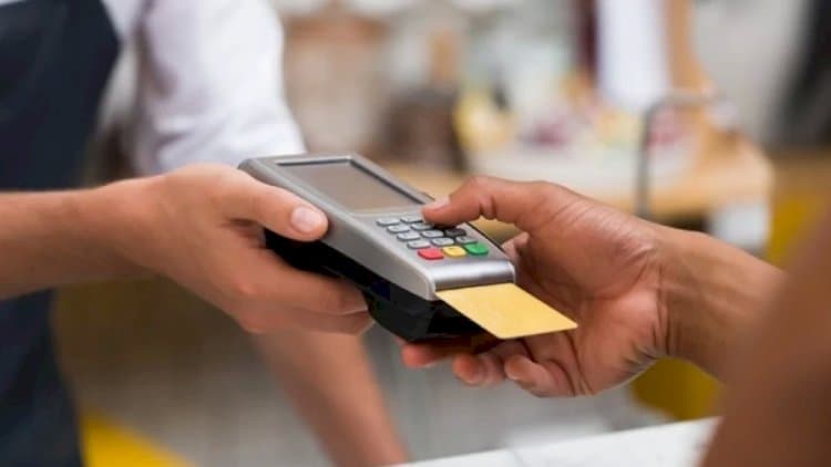 Bank kartlarından imtina edilir? - Verilən son qərardan sonra...