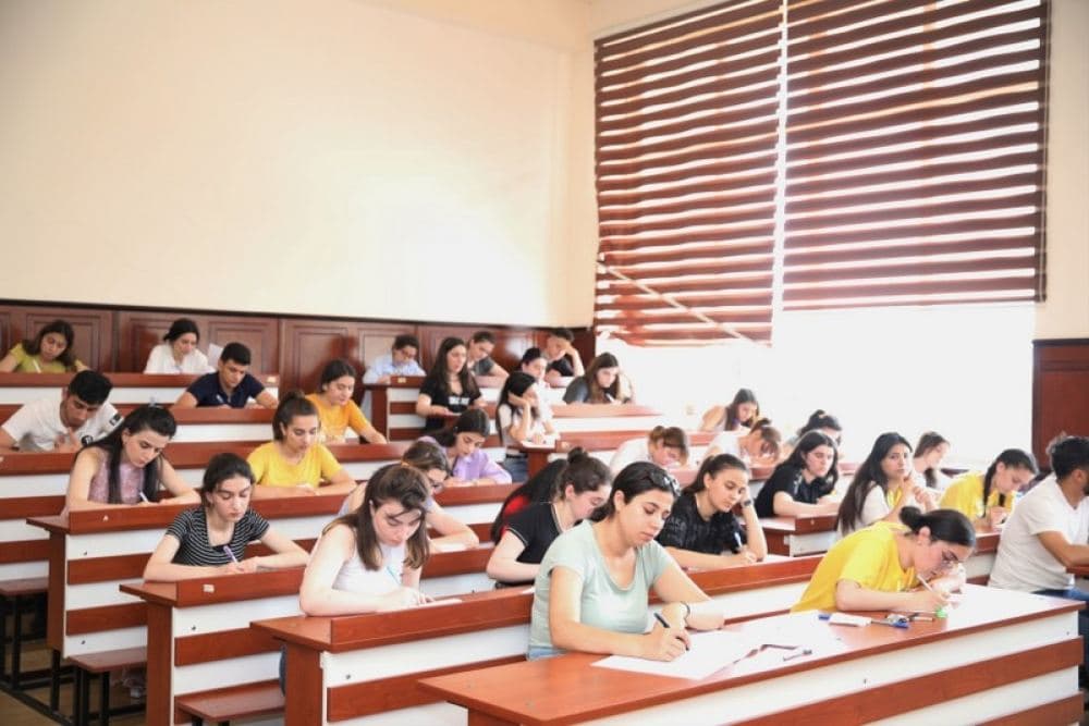 Akkreditasiyadan keçməyən universitetlər niyə gizlədilir? – Tələbələr üçün ŞOK TƏHLÜKƏ