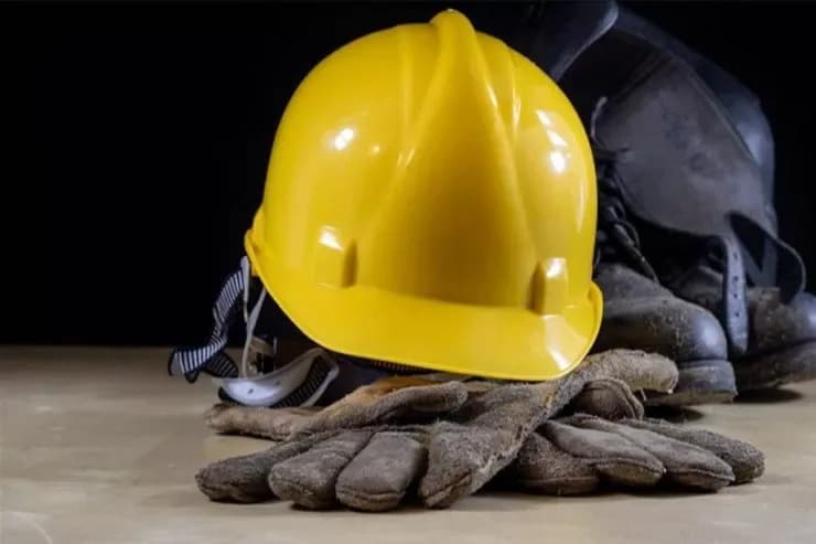Bakıda fəhlə iş başında öldü