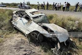 Zərdabda oğul "Mercedes"i dirəyə çırpdı, anası öldü 
