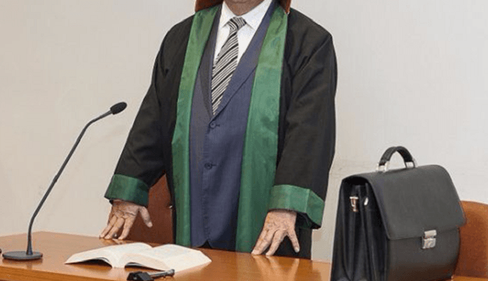 Həbs edilən vəkil məhkəmə sədrinin qayınıdır