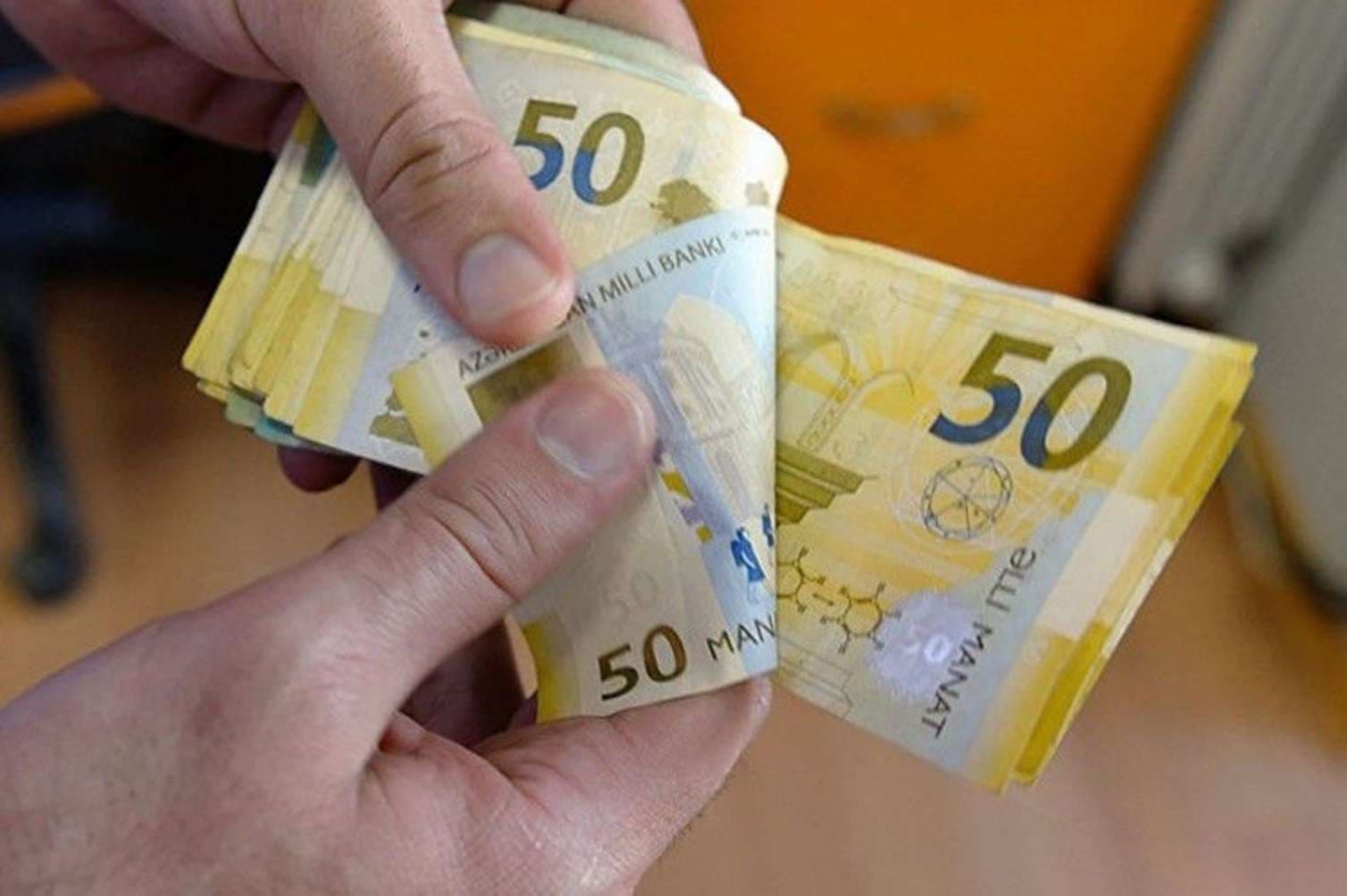 Hansı hallarda maaşınız 400 manatdan az ola bilər? 