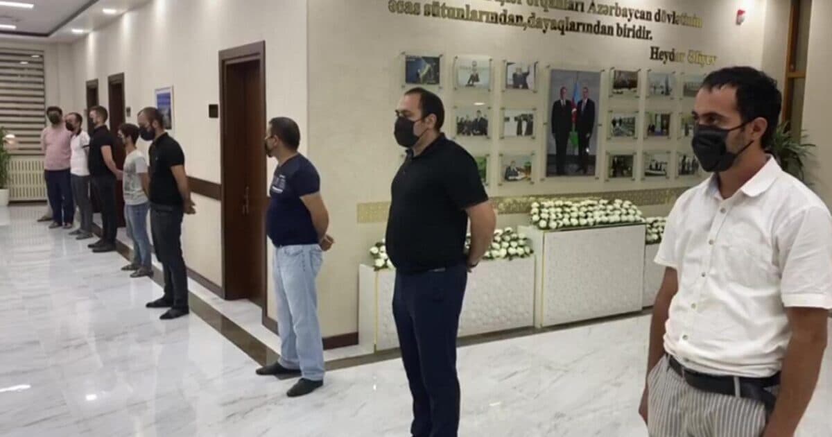 Bakıda gizli fəaliyyət göstərən restoran aşkar edildi Bakıda gizli fəaliyyət göstərən restoran aşkar edildi