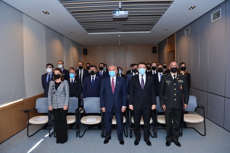 Xarici İşlər Nazirliyində şəhidlər yad edilib Xarici İşlər Nazirliyində şəhidlər yad edilib