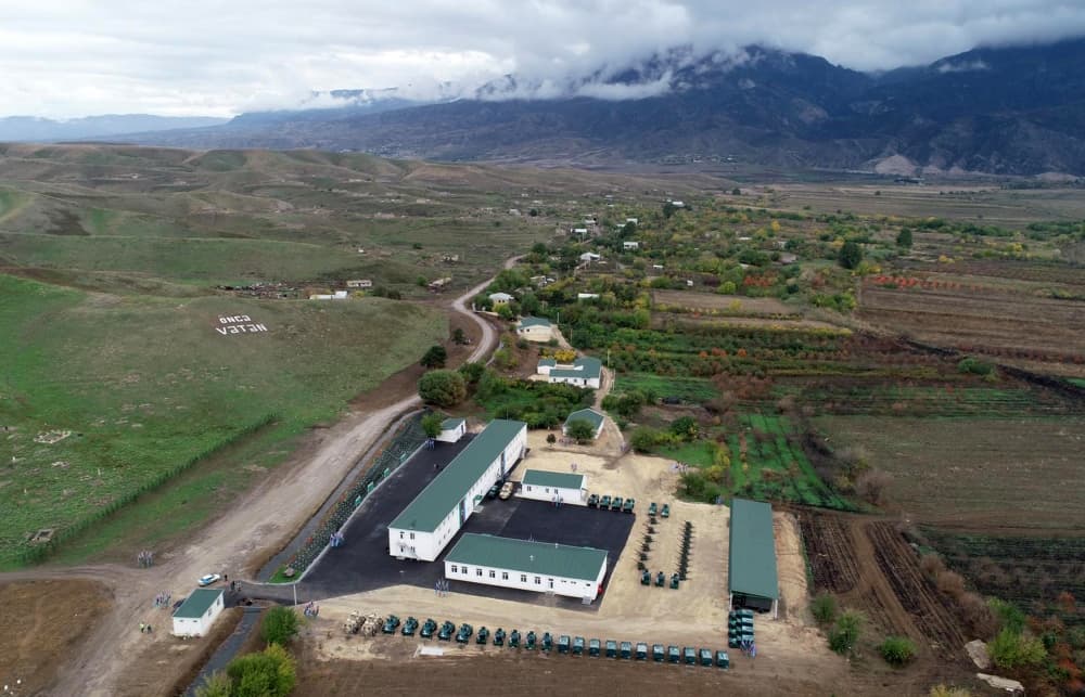 Prezident Ermənistanla sərhədə getdi – FOTO Prezident Ermənistanla sərhədə getdi – FOTO