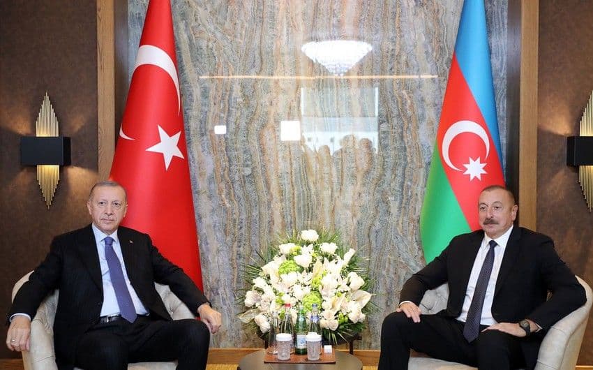 İlham Əliyelə Ərdoğanın təkbətək görüşü oldu – Foto İlham Əliyelə Ərdoğanın təkbətək görüşü oldu – Foto
