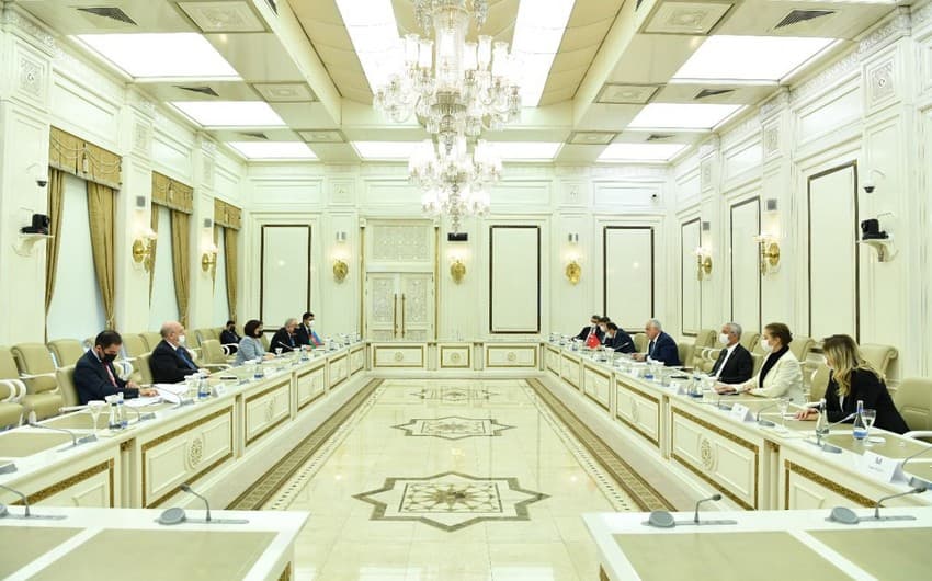Sahibə Qafarova türkiyəli deputatlarla görüşüb Sahibə Qafarova türkiyəli deputatlarla görüşüb
