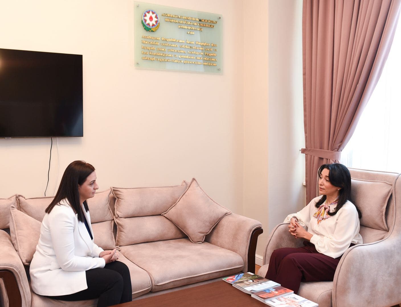 Ombudsman “Yüksəliş” müsabiqəsinin qalibi ilə görüşüb Ombudsman “Yüksəliş” müsabiqəsinin qalibi ilə görüşüb
