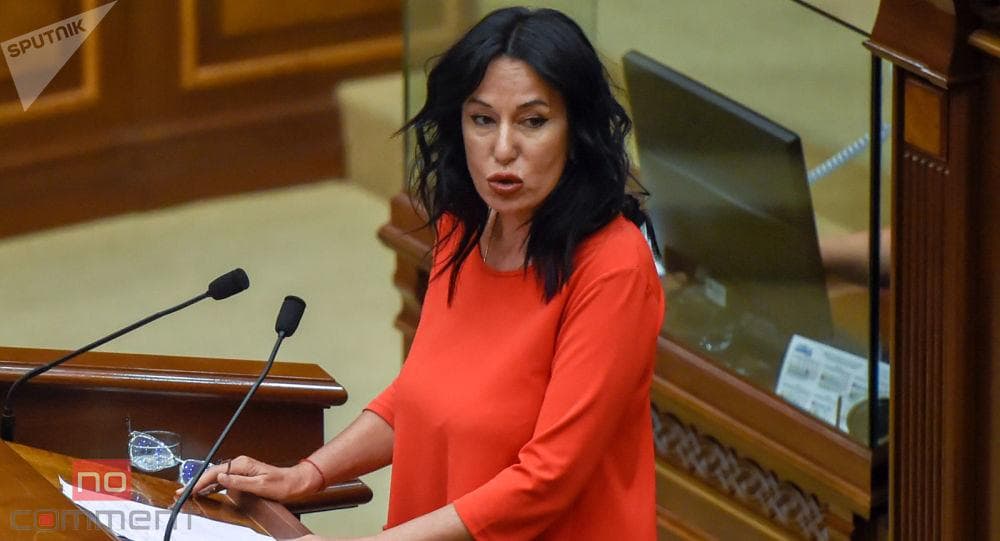 Naira Zöhrabyan: Ölkəmiz yenə təslim oldu Naira Zöhrabyan: Ölkəmiz yenə təslim oldu