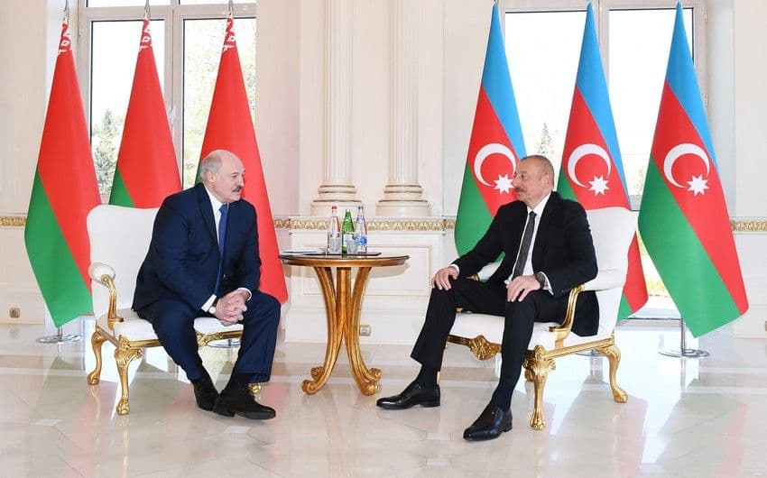 İlham Əliyev və Aleksandr Lukaşenko telefonla danışdı İlham Əliyev və Aleksandr Lukaşenko telefonla danışdı