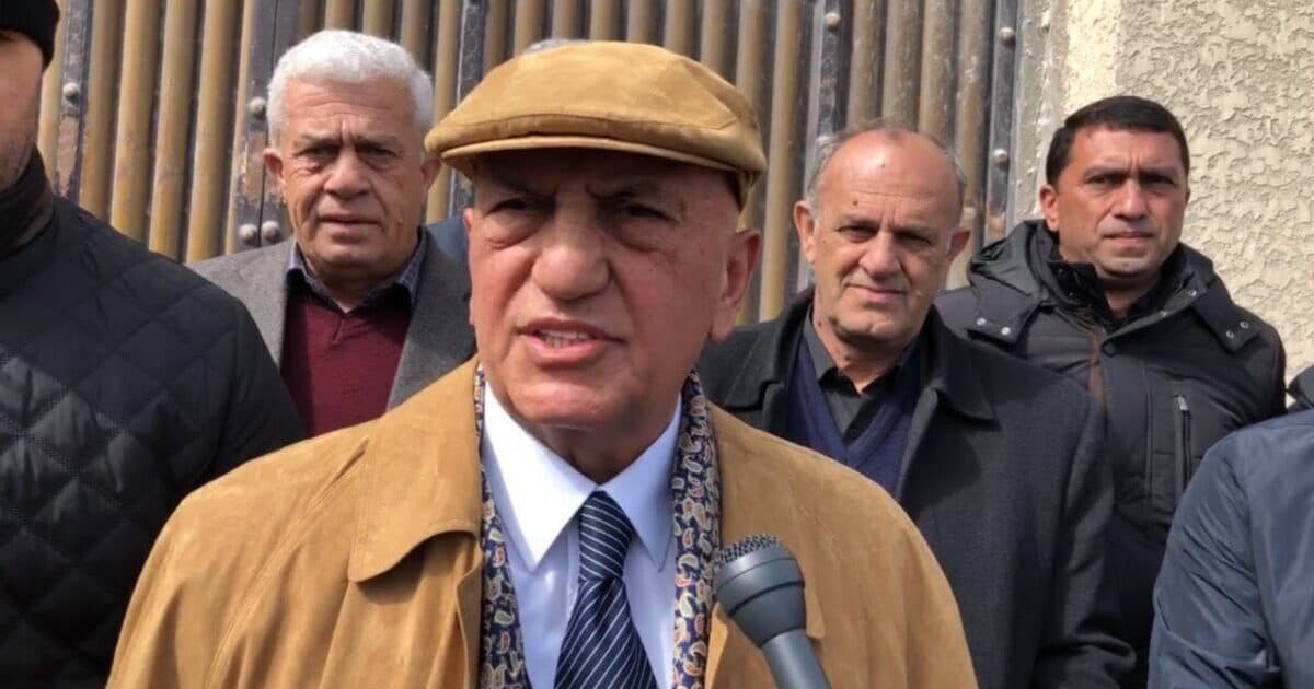 Əli İnsanovu toya buraxmadılar Əli İnsanovu toya buraxmadılar