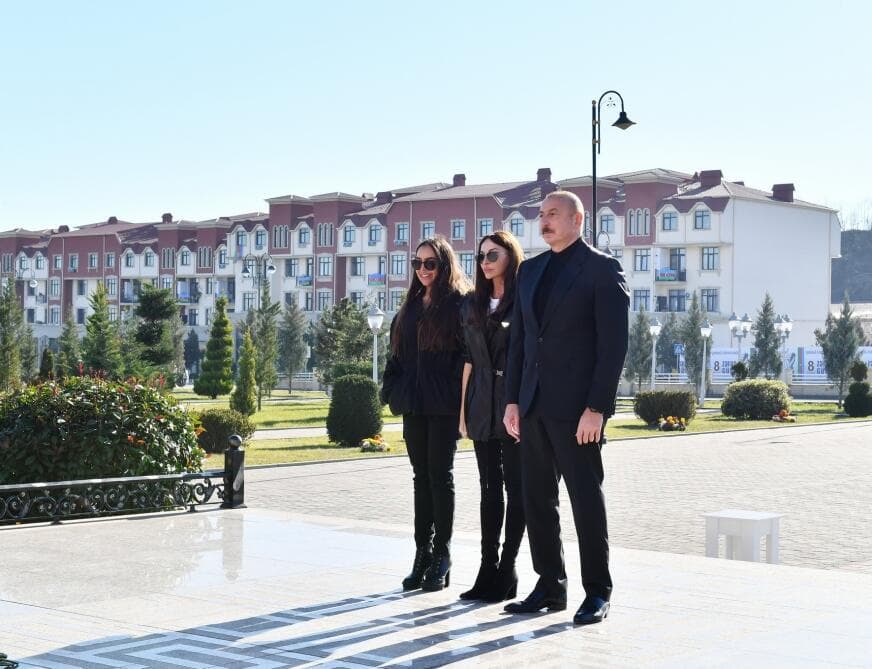 Prezident və ailə üzvləri Qubada Prezident və ailə üzvləri Qubada