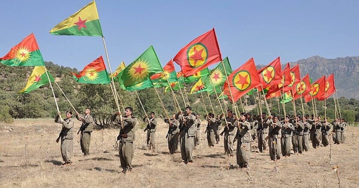 Bakıda PKK simvolu yapışdırılmış maşınlar peyda olublar – FOTO Bakıda PKK simvolu yapışdırılmış maşınlar peyda olublar – FOTO