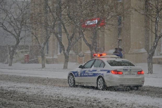 Bakıda yol polisi gücləndirilmiş iş rejiminə keçir Bakıda yol polisi gücləndirilmiş iş rejiminə keçir