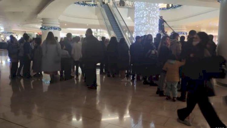 “Dəniz Mall”da işıqlar söndü – Sıxlıq yarandı “Dəniz Mall”da işıqlar söndü – Sıxlıq yarandı