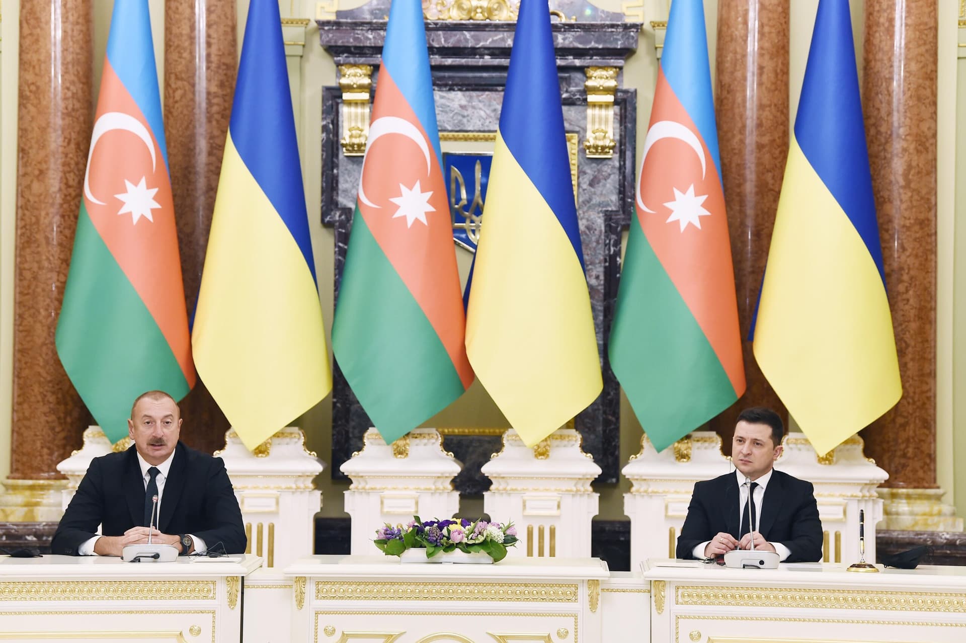 Azərbaycan və Ukrayna prezidentləri mətbuata bəyanatlarla çıxış etdilər Azərbaycan və Ukrayna prezidentləri mətbuata bəyanatlarla çıxış etdilər
