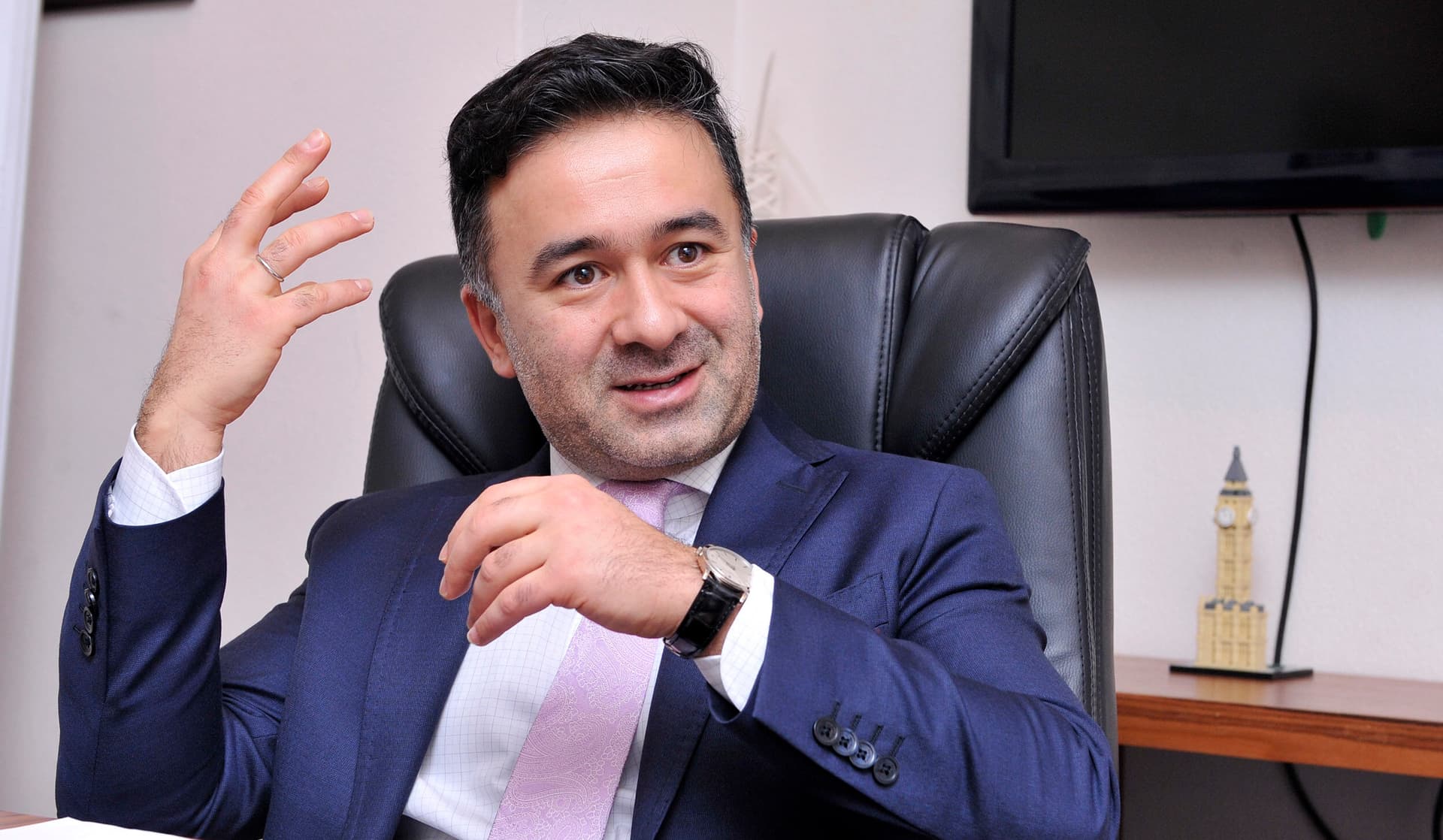 KVN rəzilliyi ilə bağlı qalmaqal böyüyür – Camaat ayağa qalxıb… KVN rəzilliyi ilə bağlı qalmaqal böyüyür – Camaat ayağa qalxıb…