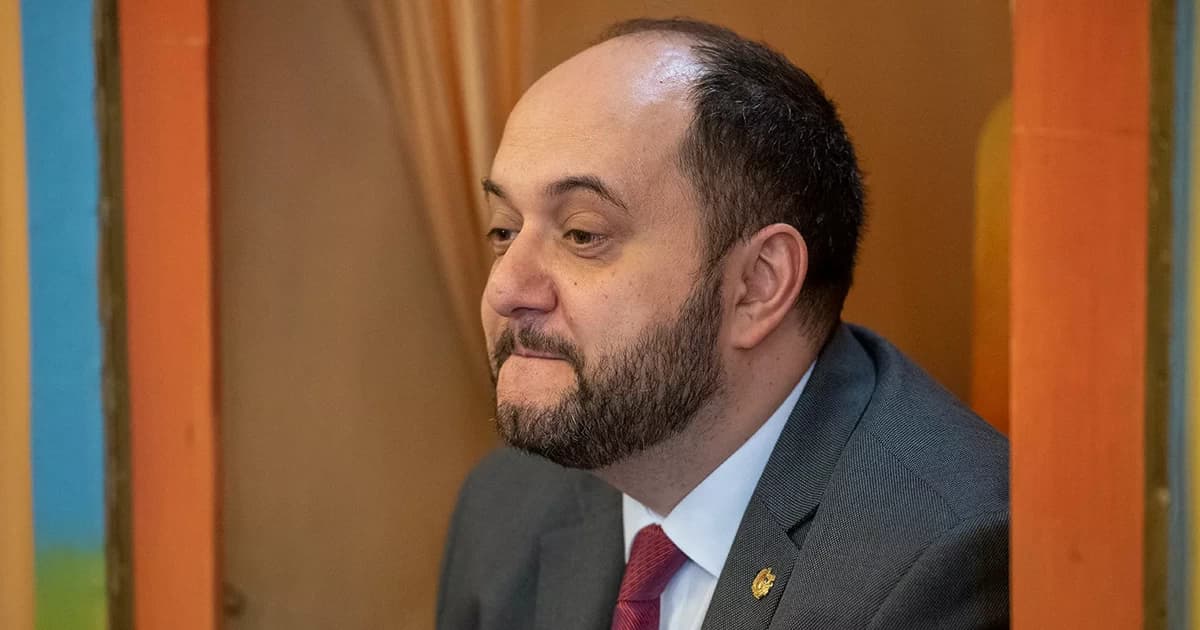 Ermənistanda hakim komanda prezidentliyə namizədinin adını açıqlayıb Ermənistanda hakim komanda prezidentliyə namizədinin adını açıqlayıb