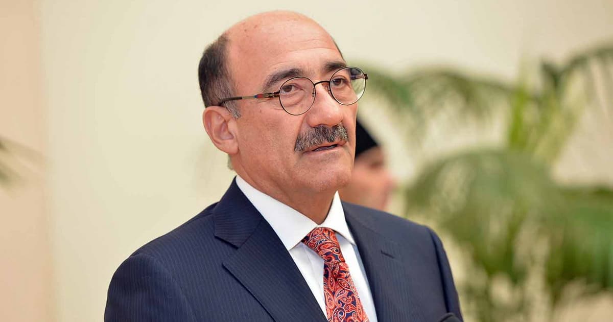 Əbülfəs Qarayev və Mahmudov hədəfdə Əbülfəs Qarayev və Mahmudov hədəfdə
