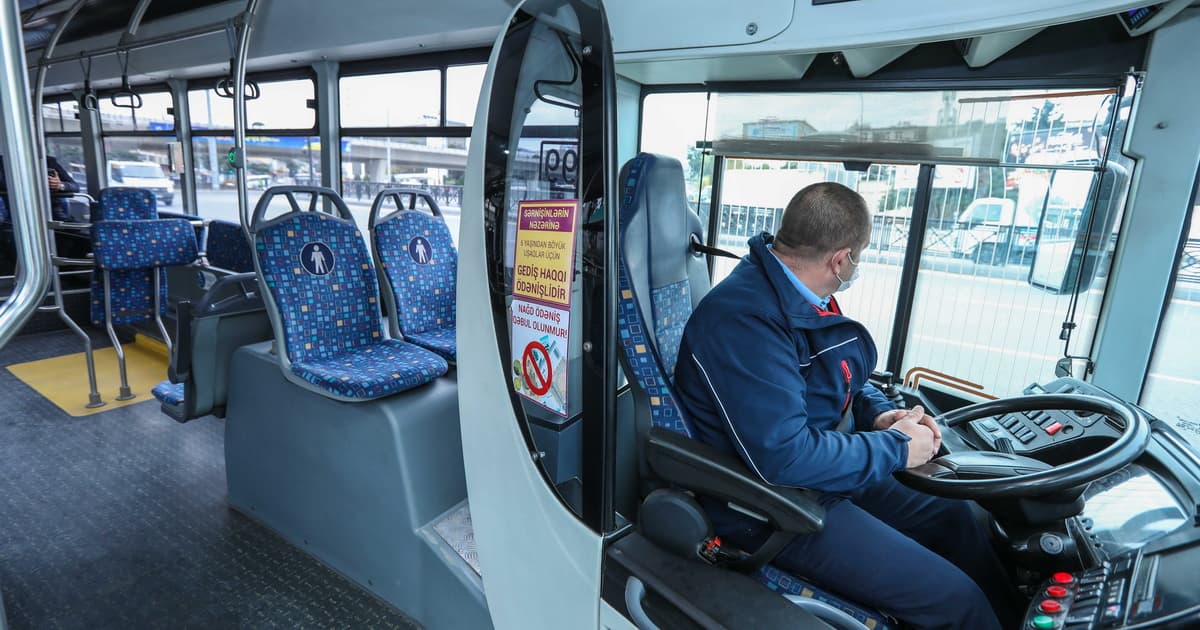 Bakıda avtobus sürücüsü döyüldü: burnu sındı Bakıda avtobus sürücüsü döyüldü: burnu sındı