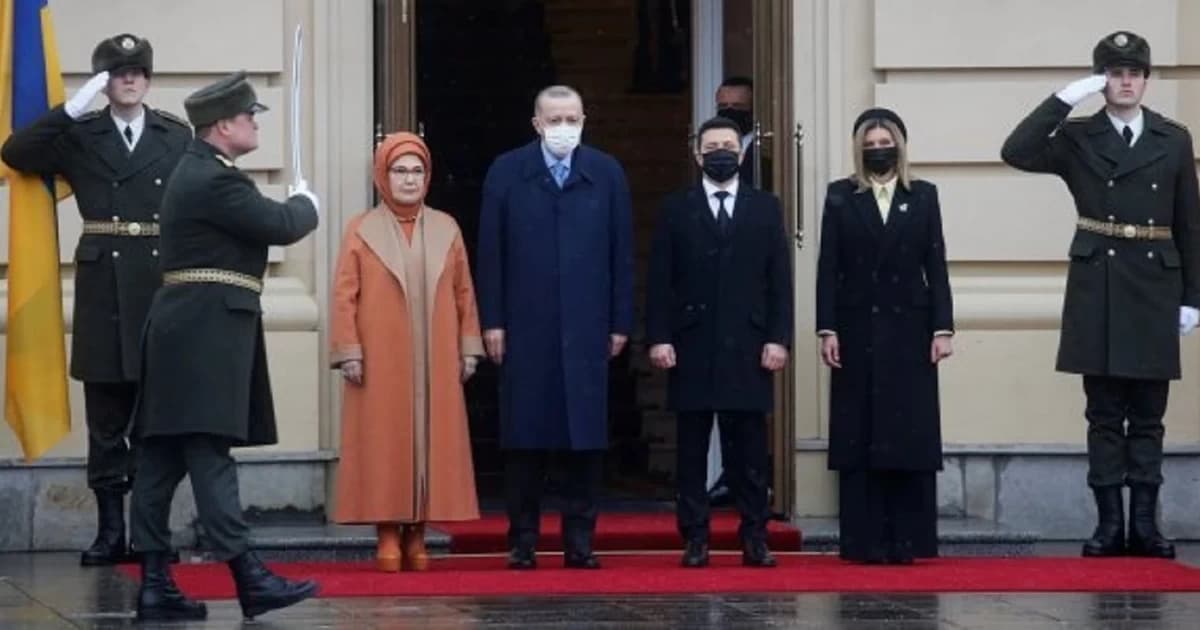 Zelenski Ərdoğanı rəsmi mərasimlə qarşılayıb – VİDEO Zelenski Ərdoğanı rəsmi mərasimlə qarşılayıb – VİDEO