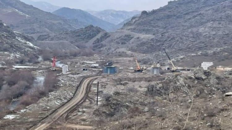 Zaxarova Laçın dəhlizinə alternativ yoldakı körpünün tikintisindən danışdı Zaxarova Laçın dəhlizinə alternativ yoldakı körpünün tikintisindən danışdı