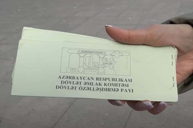 Əhalinin evində saxladığı özəlləşdirmə çekləri nəyə yarayır? – VİDEO Əhalinin evində saxladığı özəlləşdirmə çekləri nəyə yarayır? – VİDEO