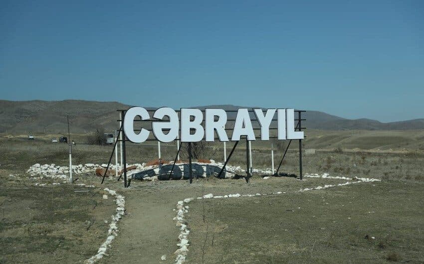Britaniya səfiri Cəbrayıla səfər etdi Britaniya səfiri Cəbrayıla səfər etdi