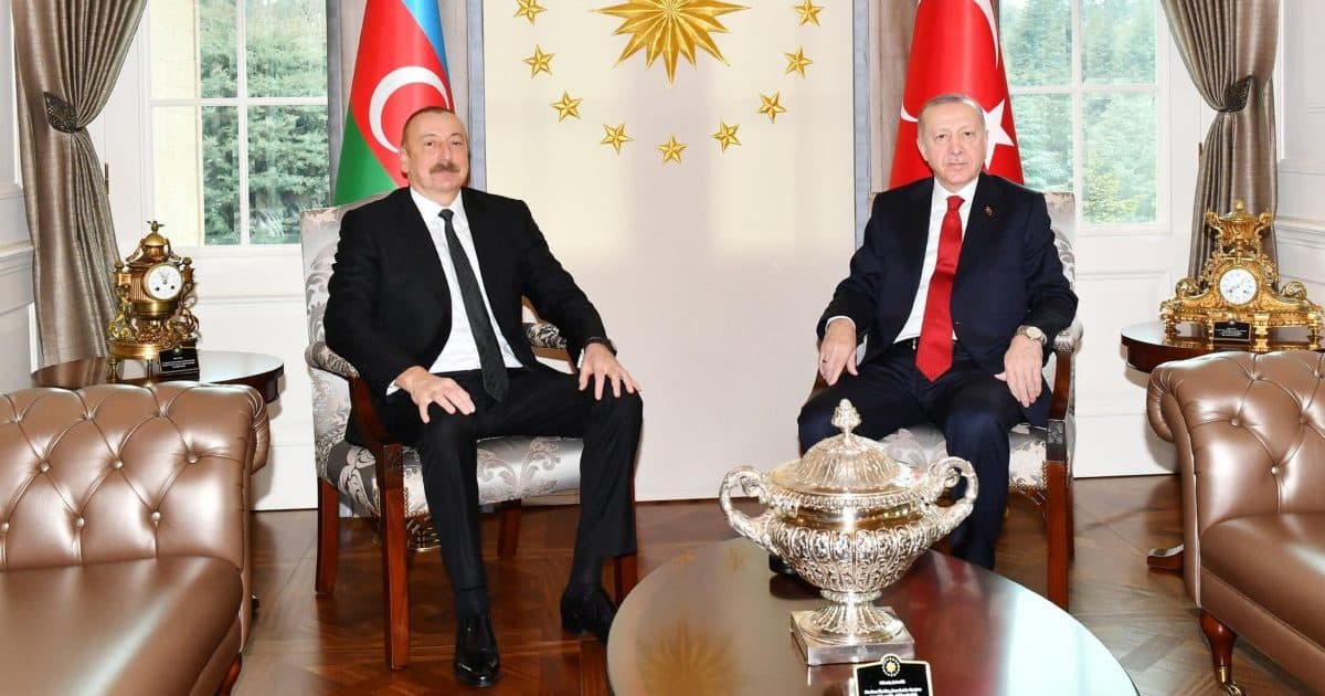 Prezidentlər İğdır-Naxçıvan qaz xəttinin çəkilişini müzakirə etdi Prezidentlər İğdır-Naxçıvan qaz xəttinin çəkilişini müzakirə etdi