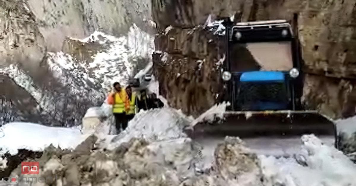 Quba-Xınalıq yolunda qar uçqunu olub Quba-Xınalıq yolunda qar uçqunu olub