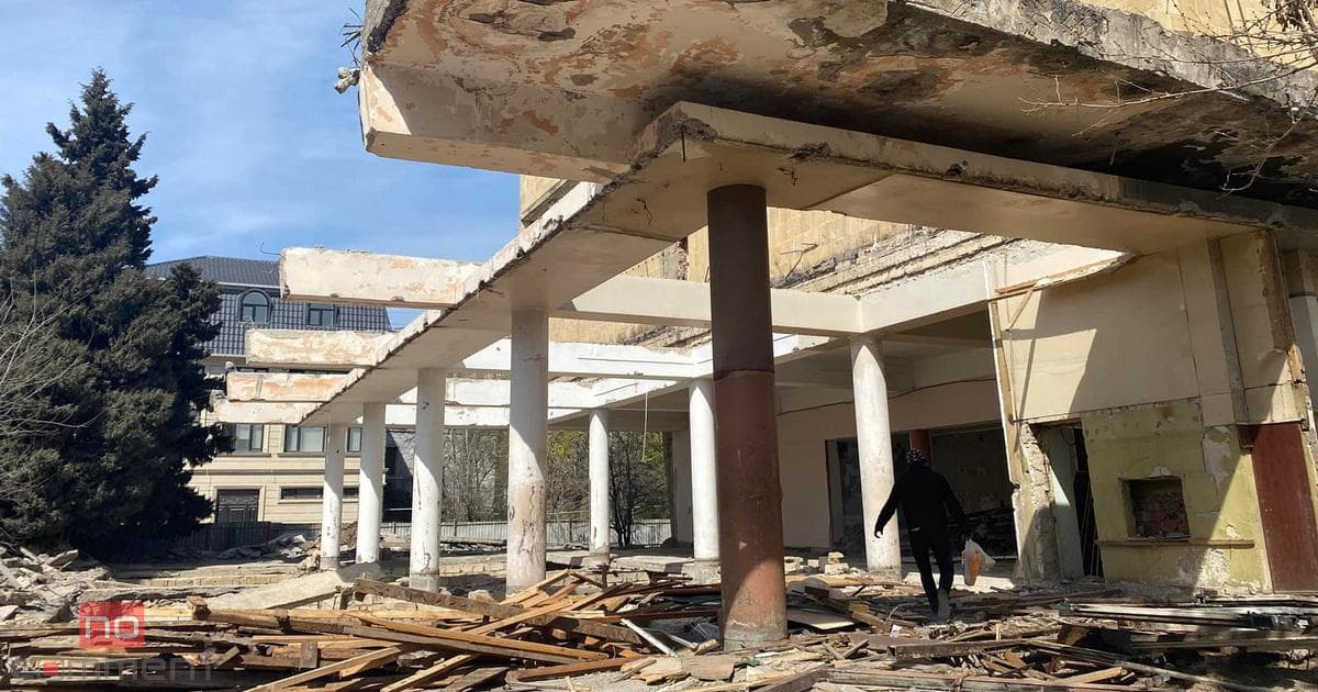 Bakıdakı kinoteatrın söküntüsü dayandırıldı – FOTOLAR Bakıdakı kinoteatrın söküntüsü dayandırıldı – FOTOLAR
