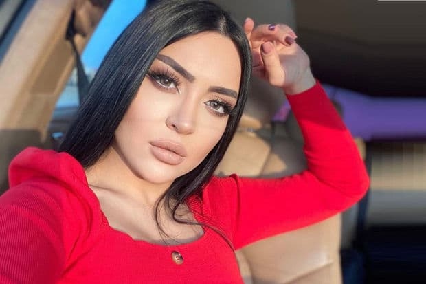 Müğənni: İstəsəm, ərim mənə 10 min manatlıq ətir alar – VİDEO Müğənni: İstəsəm, ərim mənə 10 min manatlıq ətir alar – VİDEO