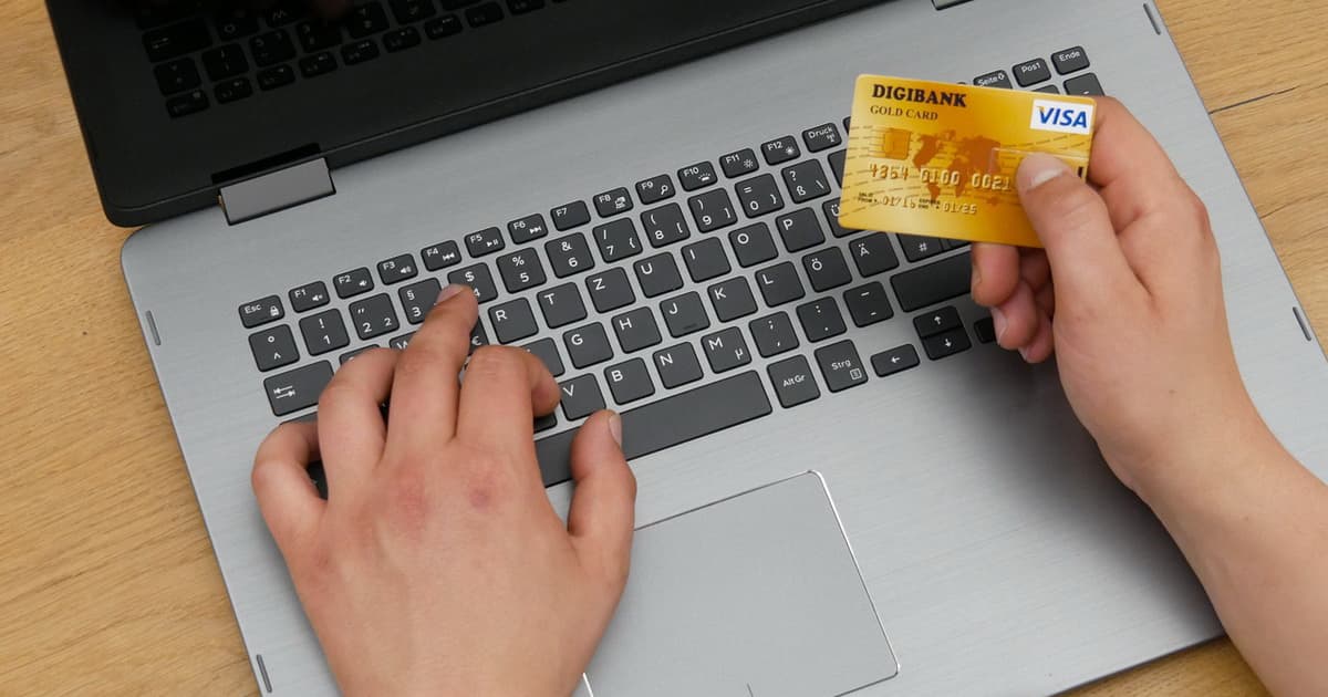 Azərbaycanda bank kartları ilə bağlı nə baş verir? Azərbaycanda bank kartları ilə bağlı nə baş verir?