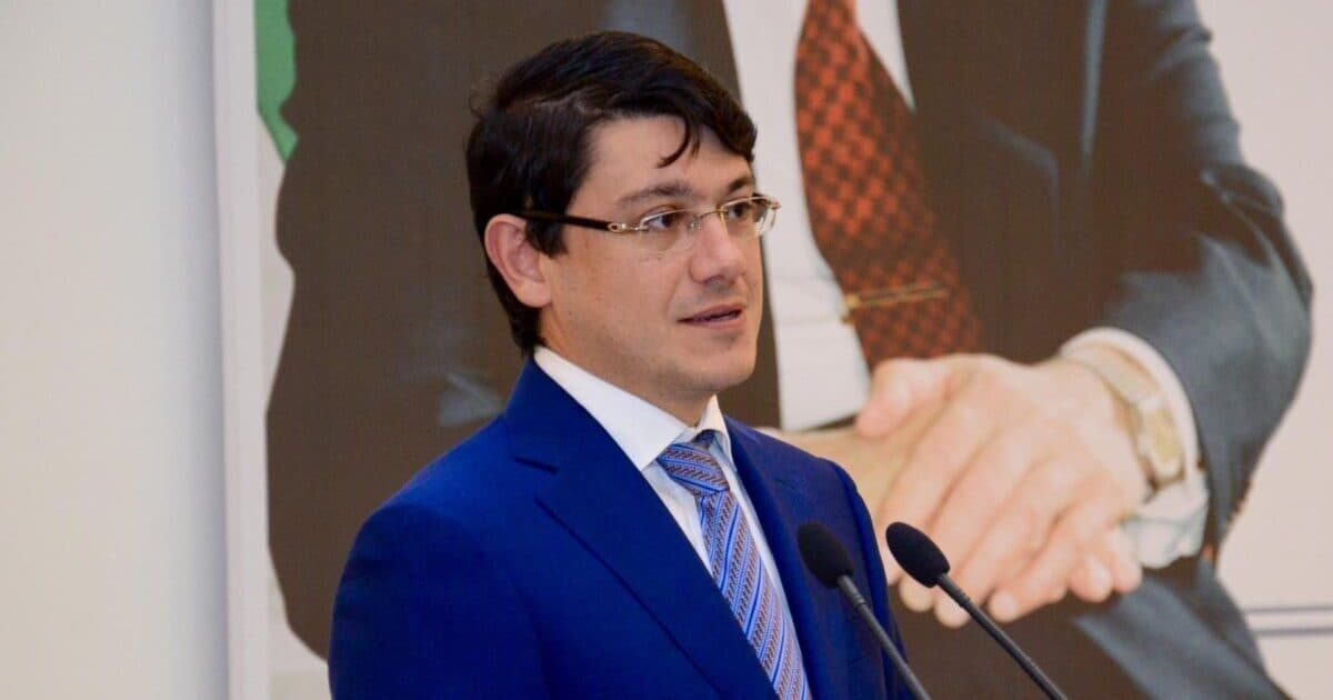 Muradov dünya azərbaycanlılarına çağırış etdi Muradov dünya azərbaycanlılarına çağırış etdi