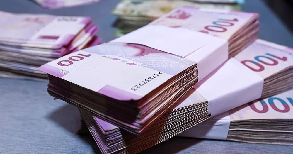Vəzifəli şəxsin yarım milyonunu ələ keçirdi – “Özümə “Maserati” aldım” Vəzifəli şəxsin yarım milyonunu ələ keçirdi – “Özümə “Maserati” aldım”
