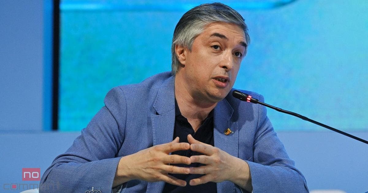 Rövşən Əsgərov: Faşist şüarları səsləndirilən ölkədə necə yaşamaq olar?! Rövşən Əsgərov: Faşist şüarları səsləndirilən ölkədə necə yaşamaq olar?!