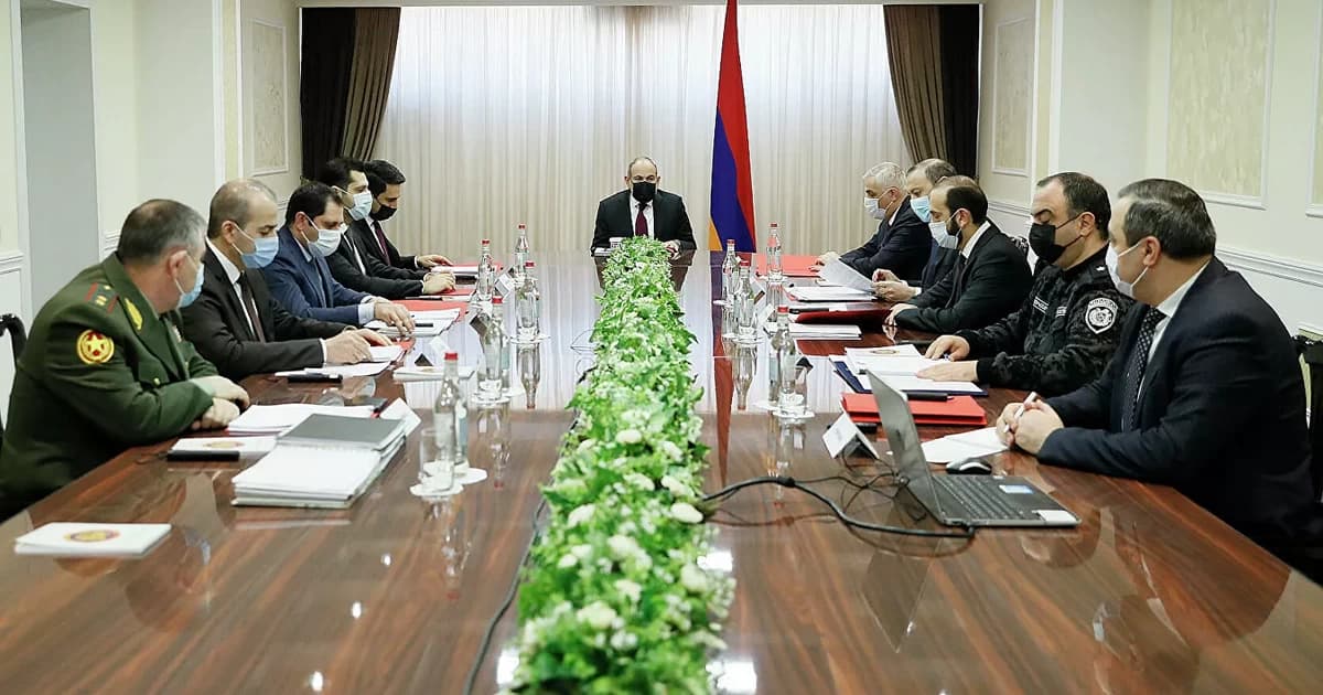 Paşinyan Təhlükəsizlik Şurasının iclasını keçirib Paşinyan Təhlükəsizlik Şurasının iclasını keçirib
