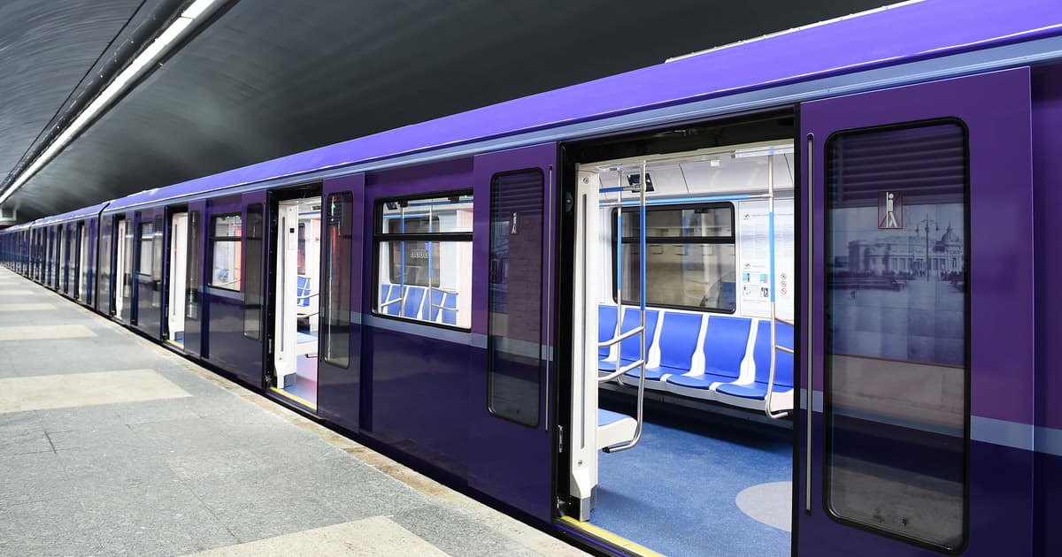 Bakı metrosunda spesifik qoxu: sərnişinlər təxliyə edildi Bakı metrosunda spesifik qoxu: sərnişinlər təxliyə edildi