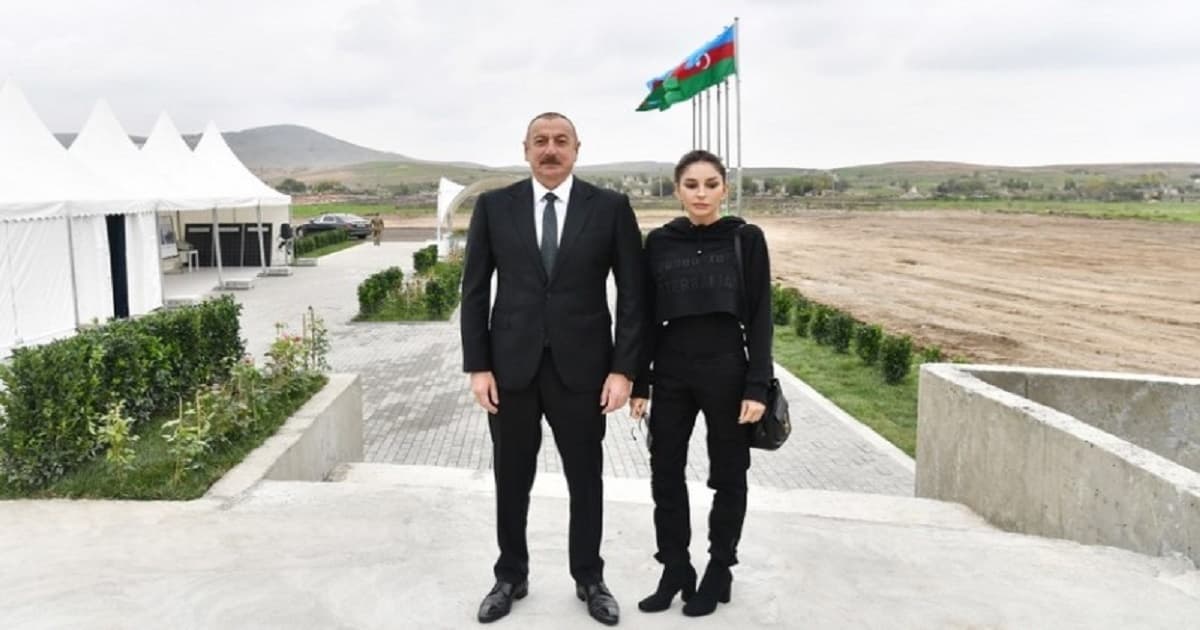 Zəngilanın Baş planı Prezidentə təqdim olundu Zəngilanın Baş planı Prezidentə təqdim olundu