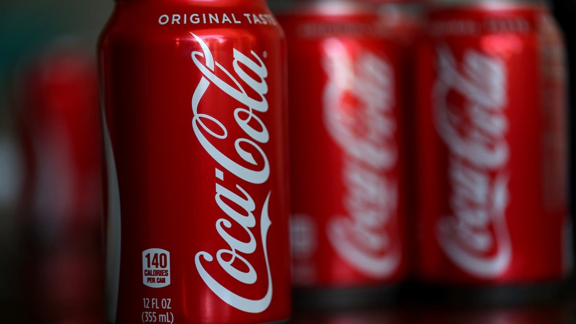 Azərbaycanda “Coca-Cola” şirkəti məhkəməyə verildi Azərbaycanda “Coca-Cola” şirkəti məhkəməyə verildi