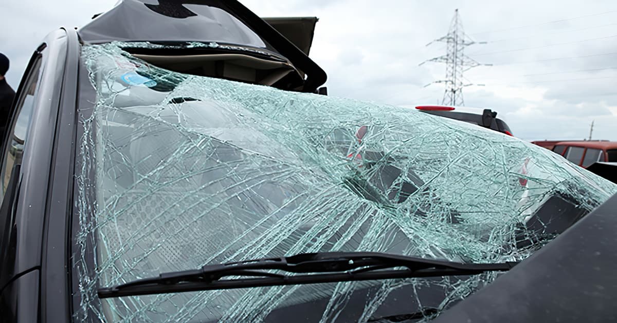 Bakıda avtobus “Mercedes”lə toqquşdu – ÖLƏN VAR Bakıda avtobus “Mercedes”lə toqquşdu – ÖLƏN VAR