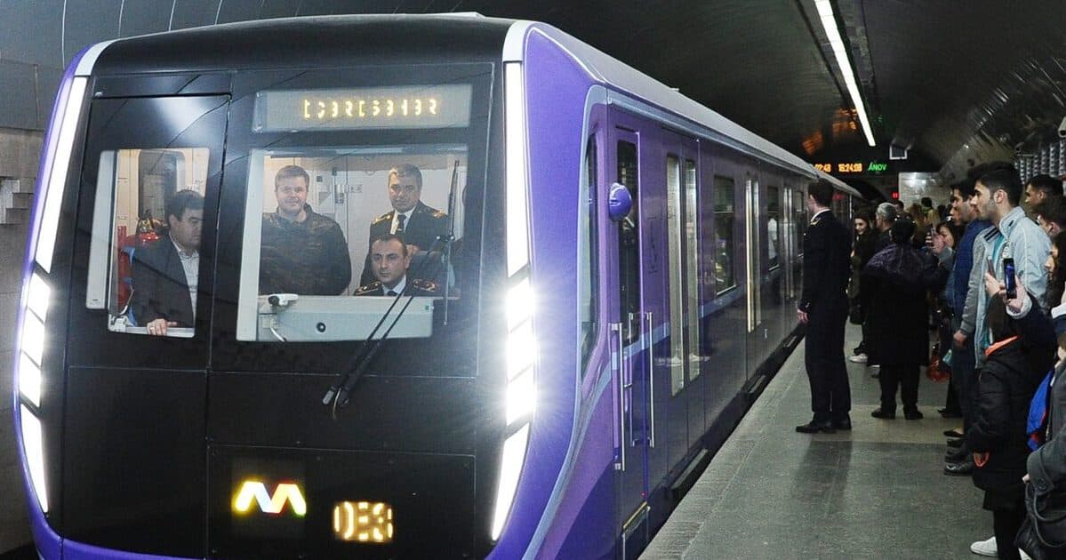 Bakı metrosunda panika: Qışqırıq ətrafı bürüdü Bakı metrosunda panika: Qışqırıq ətrafı bürüdü