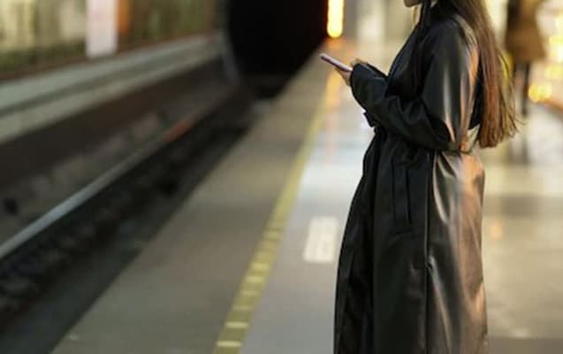 Bakı metrosunda qadına qarşı əxlaqsızlıq etdi, həbs olundu Bakı metrosunda qadına qarşı əxlaqsızlıq etdi, həbs olundu