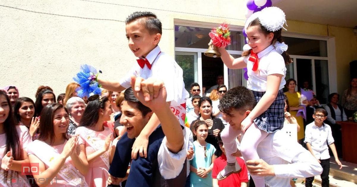 Bu gün məktəblərdə Son zəngdir Bu gün məktəblərdə Son zəngdir